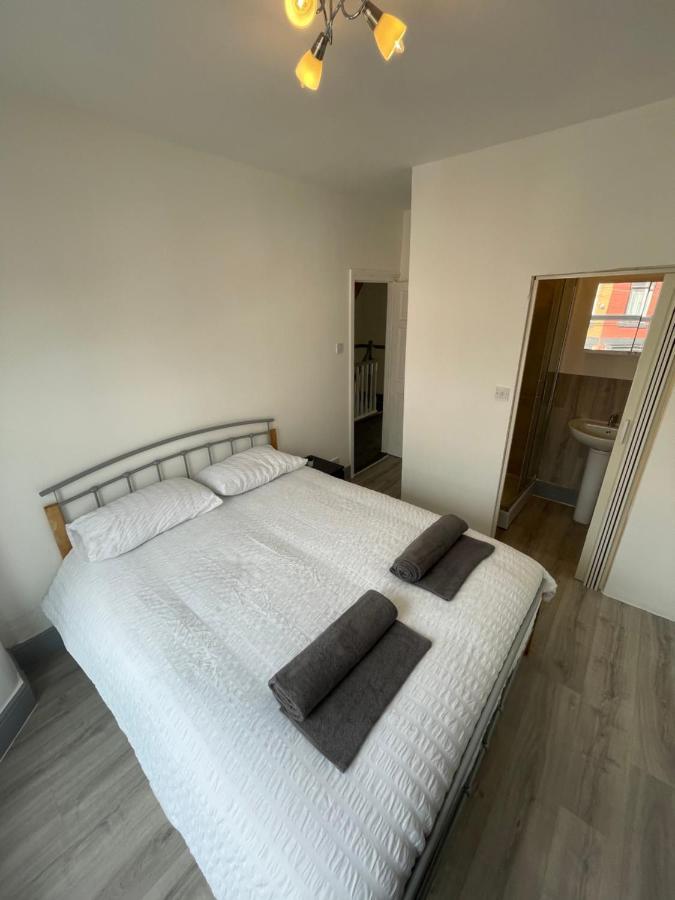 M&C Guest House Birkenhead Extérieur photo