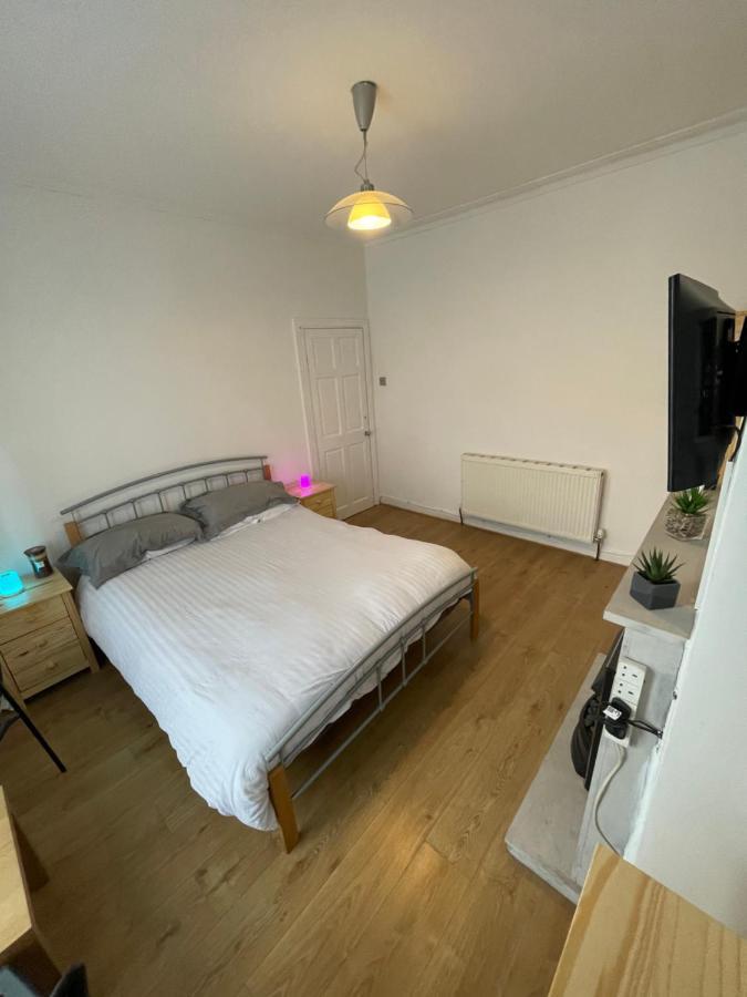 M&C Guest House Birkenhead Extérieur photo