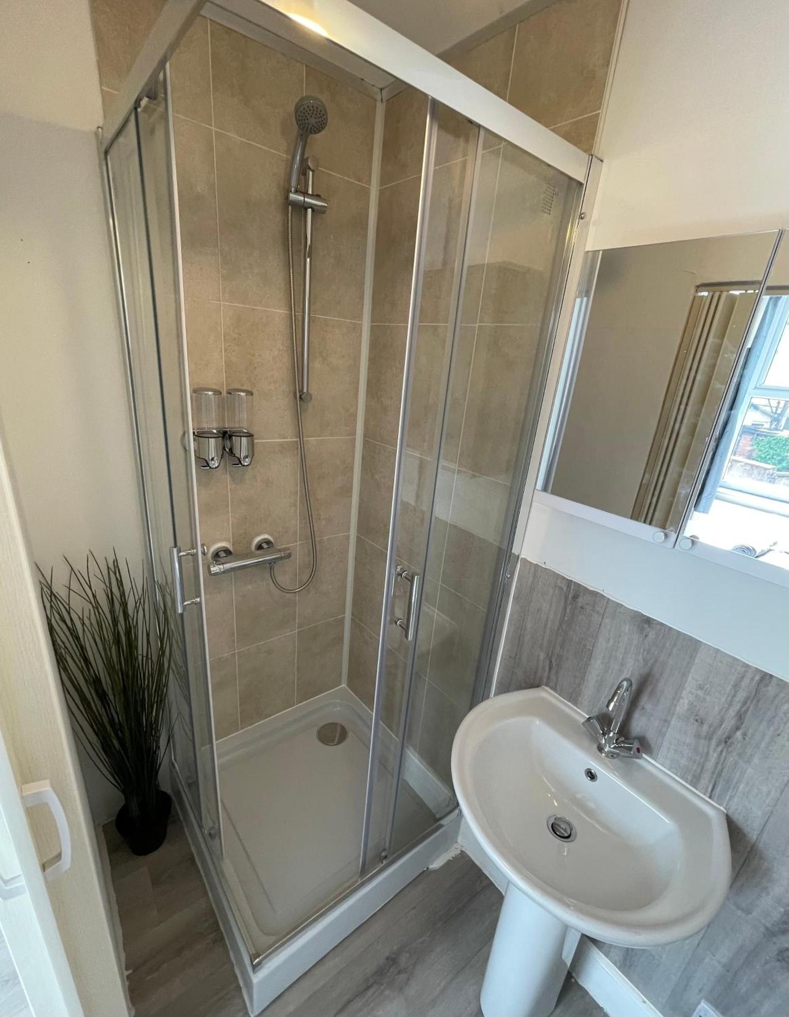 M&C Guest House Birkenhead Extérieur photo